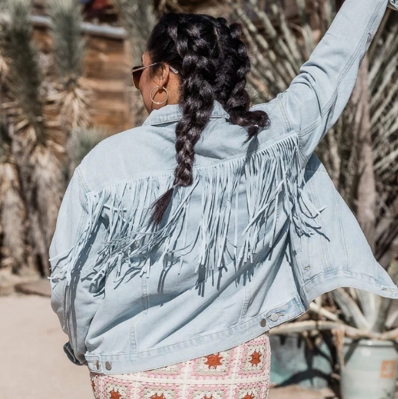 Light Wash Denim Fringe jacket, Size M - Picture 3 of 8